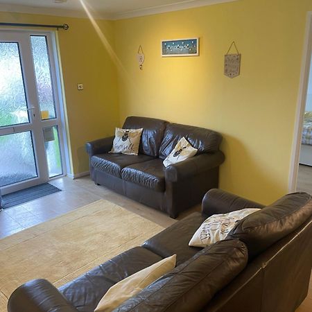 Bumblebee Lodge Saint Cleer Екстериор снимка