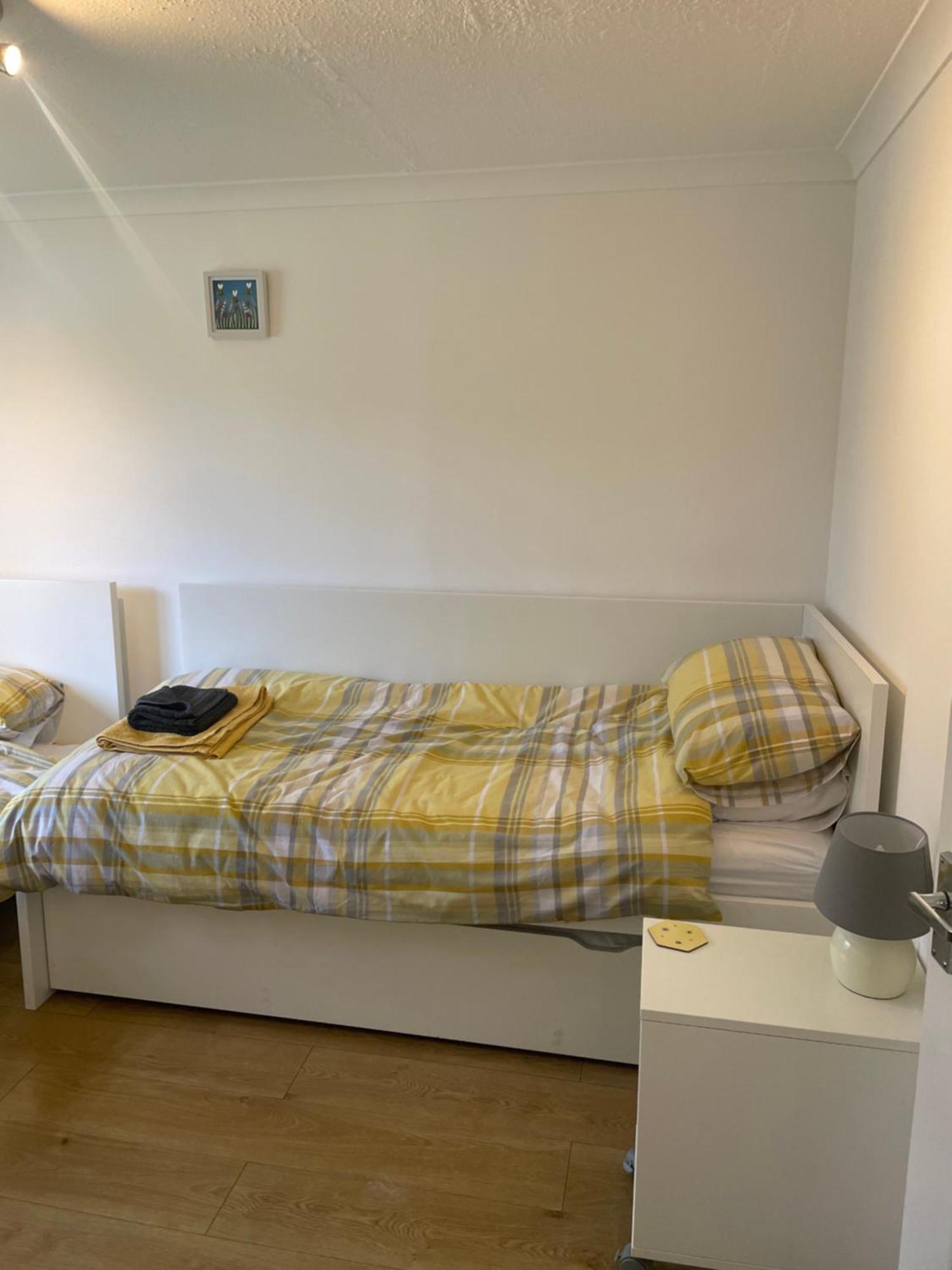 Bumblebee Lodge Saint Cleer Екстериор снимка